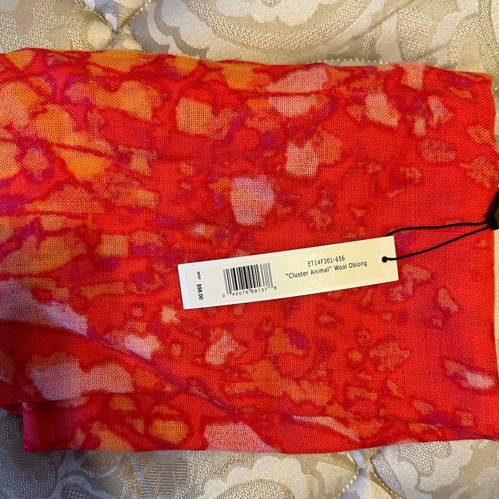Tahari Lightweight wool scarf